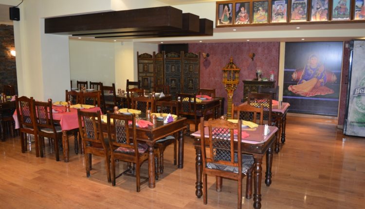 Jaipur Palace, Syngrou a