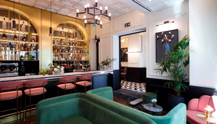 Villa-Brown-Ermou-Bar-Sitting-Area
